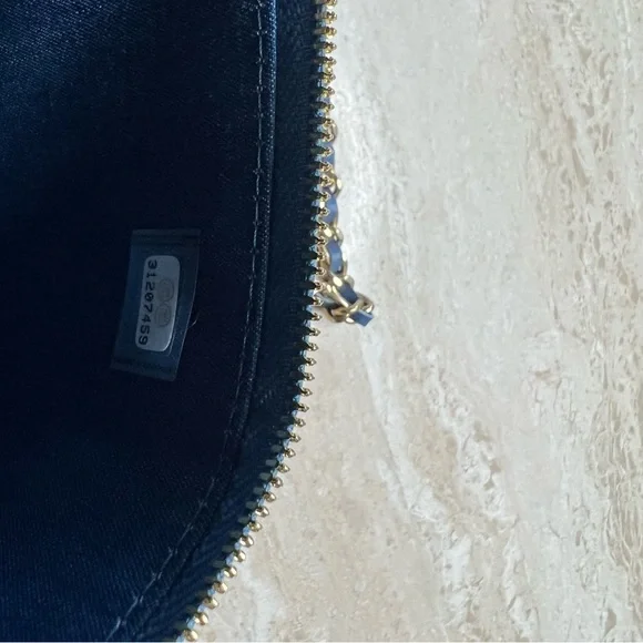 SOLD // 😭Chanel pearl crush vanity bag (2021) - Picture 2 of 10